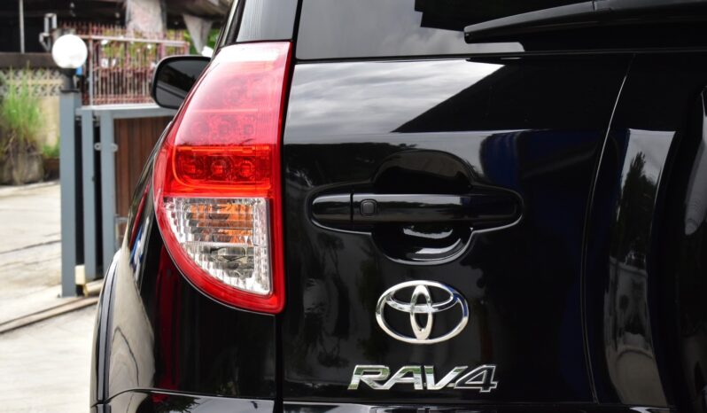 
								Toyota Rav4 2006 full									