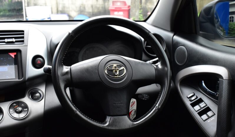 
								Toyota Rav4 2006 full									