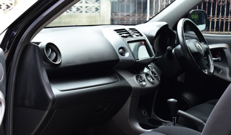 
								Toyota Rav4 2006 full									