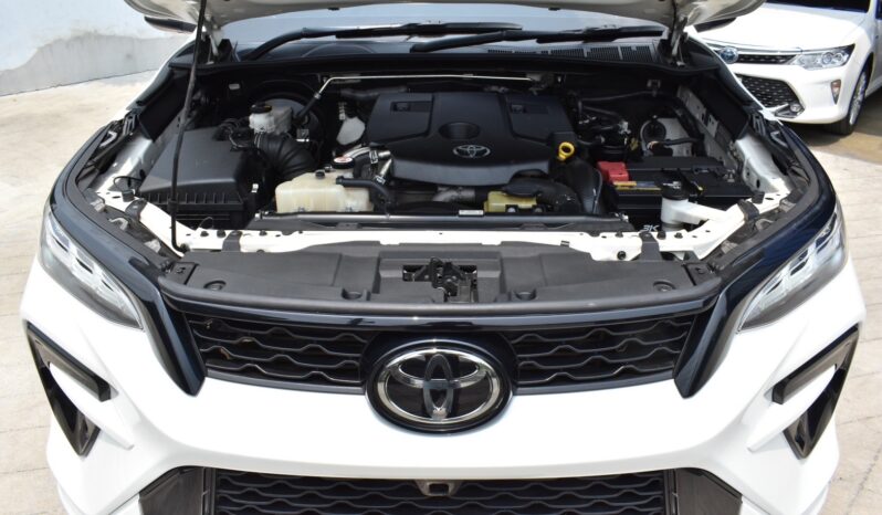 
								Toyota Fortuner 2.8 4WD TRD Sportivo 2016 full									