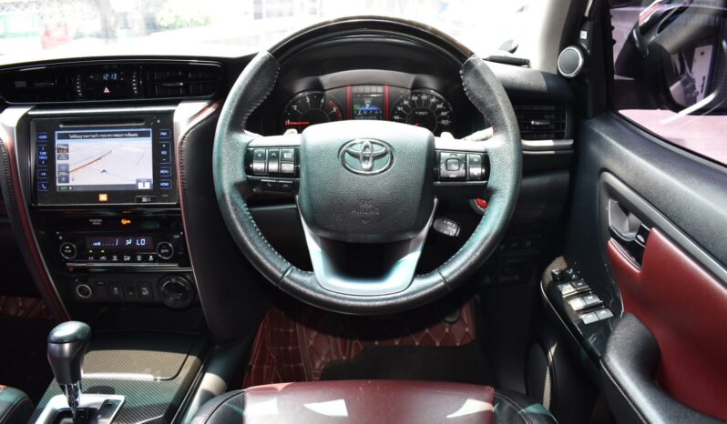 
								Toyota Fortuner 2.8 4WD TRD Sportivo 2016 full									