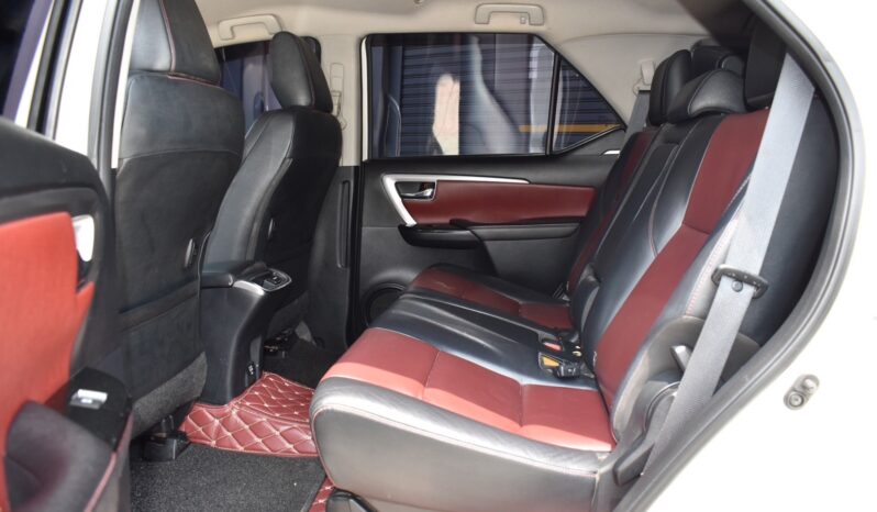 
								Toyota Fortuner 2.8 4WD TRD Sportivo 2016 full									