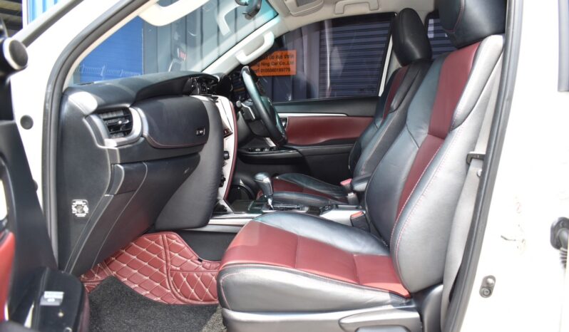 
								Toyota Fortuner 2.8 4WD TRD Sportivo 2016 full									