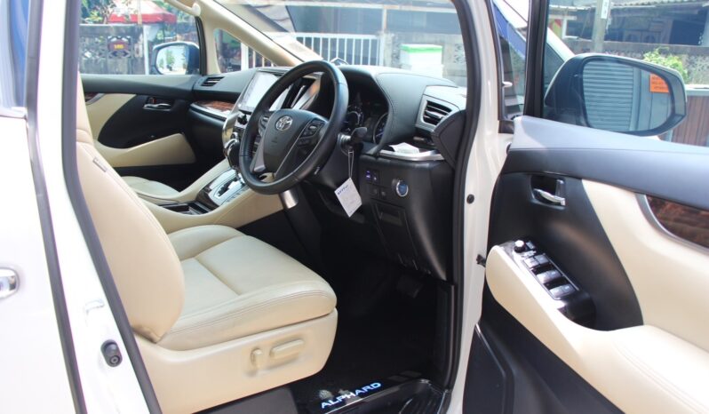 
								Toyota Alphard 2.5 Hybird 2021 full									