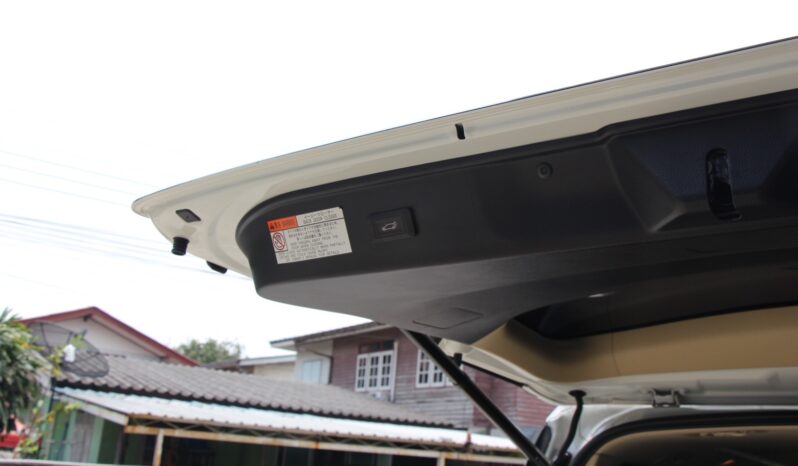 
								Toyota Alphard 2.5 Hybird 2021 full									