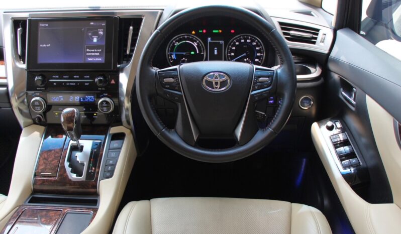 
								Toyota Alphard 2.5 Hybird 2021 full									