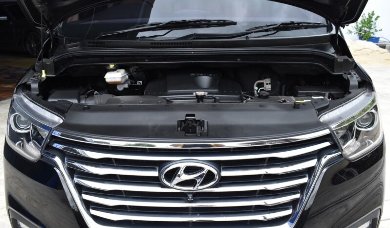 
								Hyundai H1 Elite 2019 full									