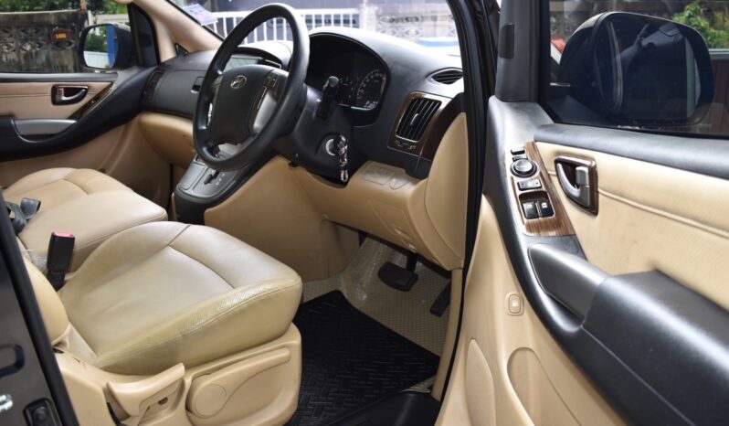 
								Hyundai H1 Elite 2019 full									