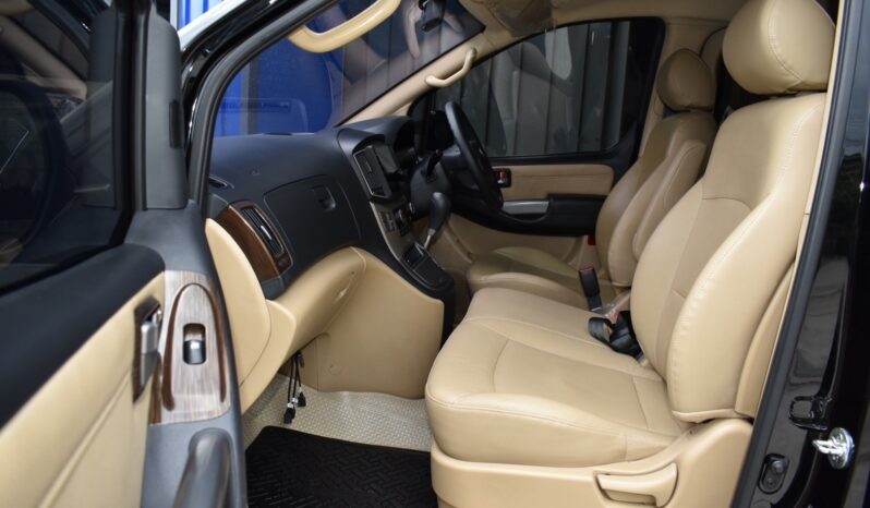 
								Hyundai H1 Elite 2019 full									