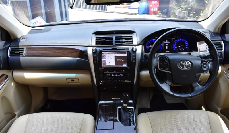 
								Toyota Camry 2.5 Hybird Premium 2017 full									