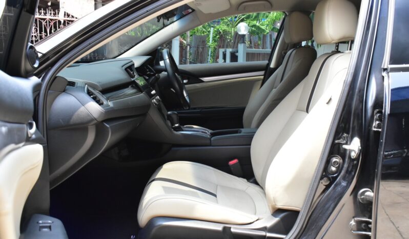 
								Honda Civic 1.8EL (Black) 2019 full									