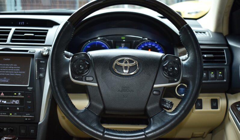 
								Toyota Camry 2.5 Hybird Premium 2015 full									