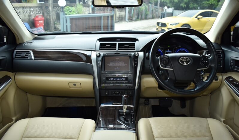 
								Toyota Camry 2.5 Hybird Premium 2015 full									
