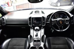 
										Cayenne SE-Hybrid Platinum Edition 2017 full									