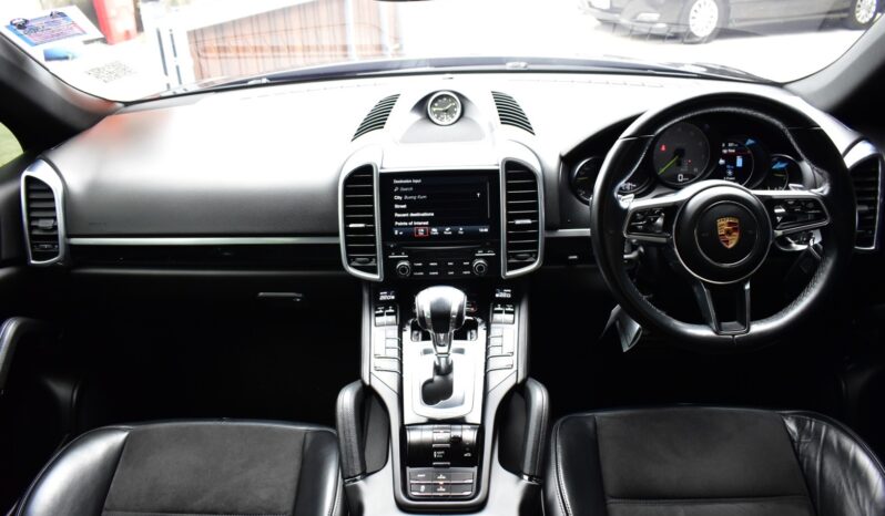 
								Cayenne SE-Hybrid Platinum Edition 2017 full									