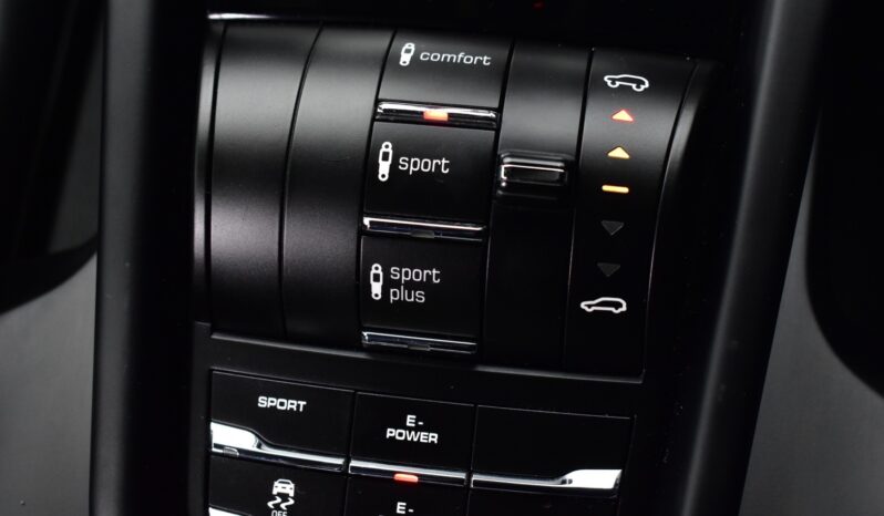 
								Cayenne SE-Hybrid Platinum Edition 2017 full									