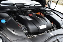 
										Cayenne SE-Hybrid Platinum Edition 2017 full									