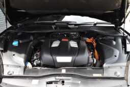
										Cayenne SE-Hybrid Platinum Edition 2017 full									