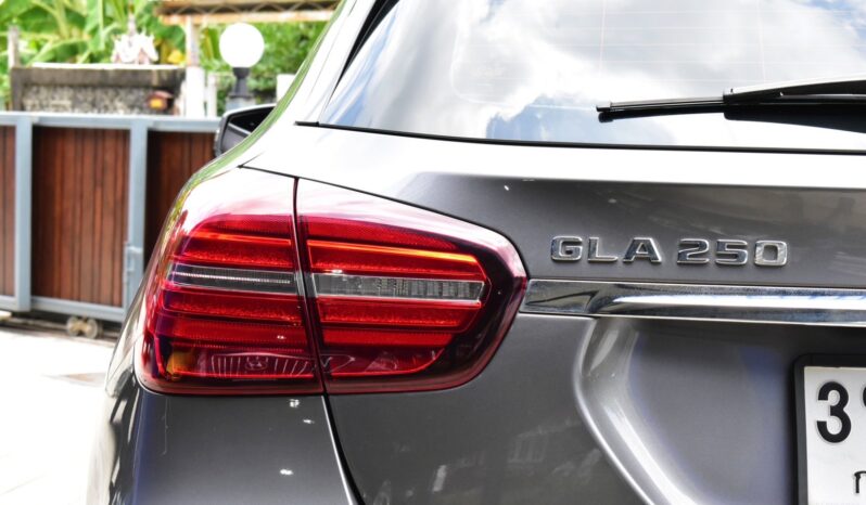 
								Mercedes Benz GLA250AMG Dynamic 2018 full									