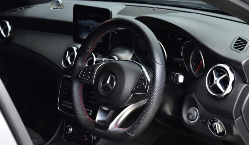 
								Mercedes Benz GLA250AMG Dynamic 2018 full									