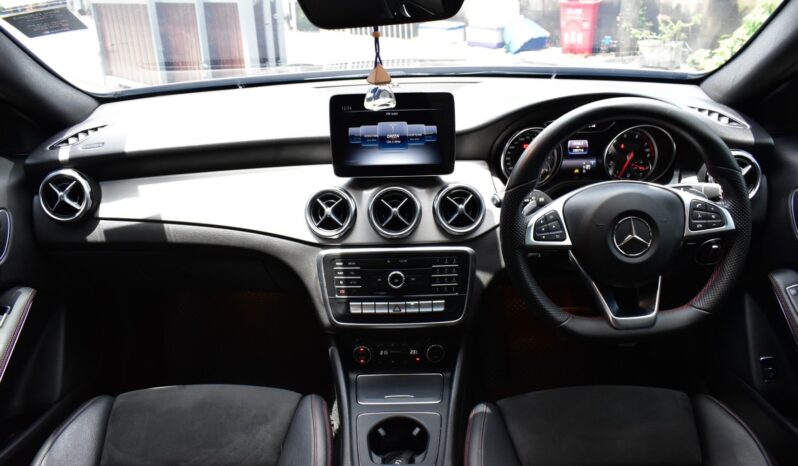 
								Mercedes Benz GLA250AMG Dynamic 2018 full									