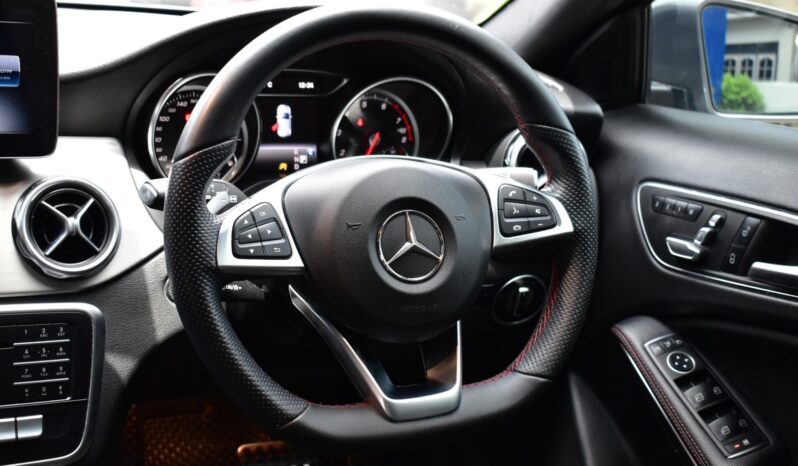 
								Mercedes Benz GLA250AMG Dynamic 2018 full									