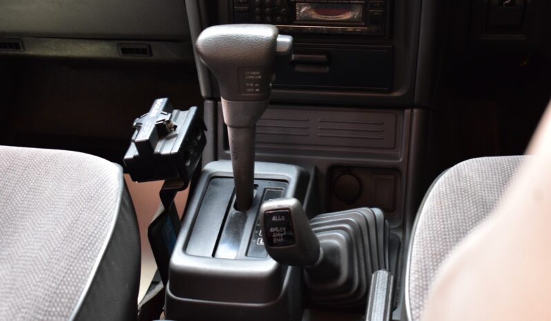 
								Misubishi Pajero 1999 full									