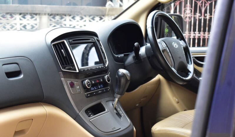
								Hyundai H1 Delux 2017 full									