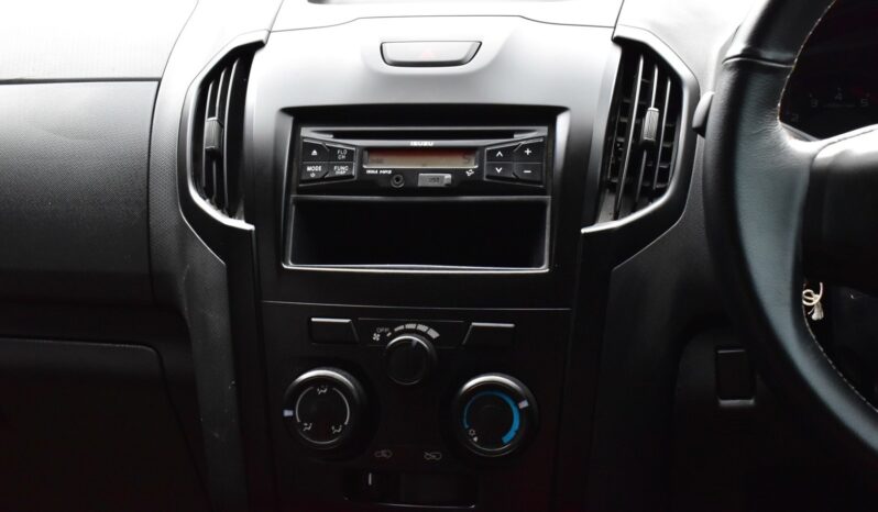 
								Isuzu D-Max 2017 full									