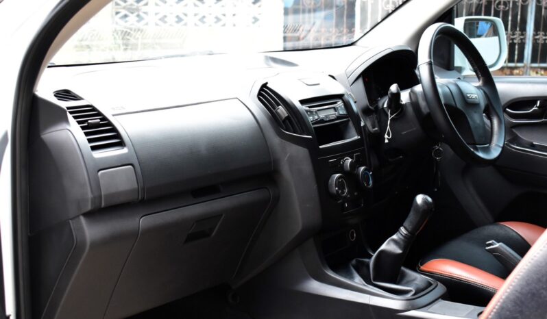 
								Isuzu D-Max 2017 full									