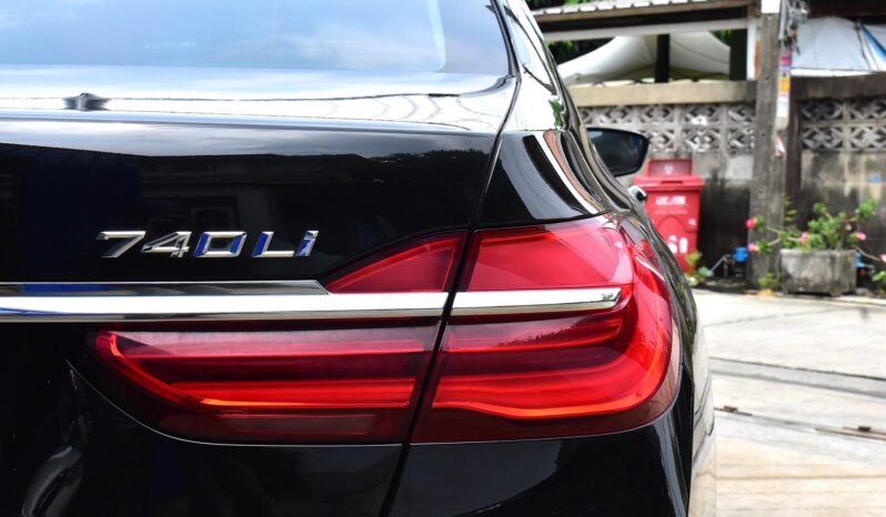 
								BMW 740Li Pure Excellence 2017 full									