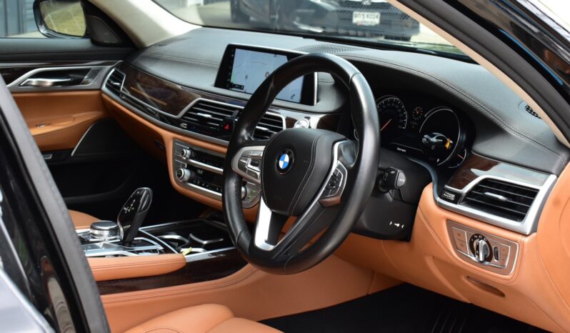 
								BMW 740Li Pure Excellence 2017 full									