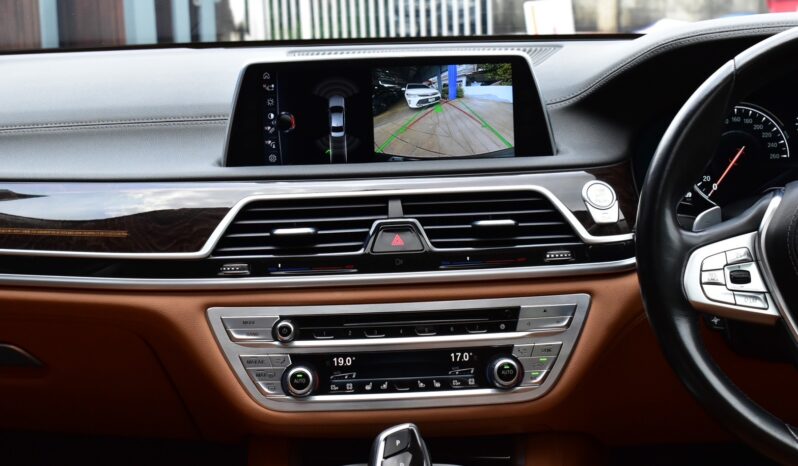 
								BMW 740Li Pure Excellence 2017 full									