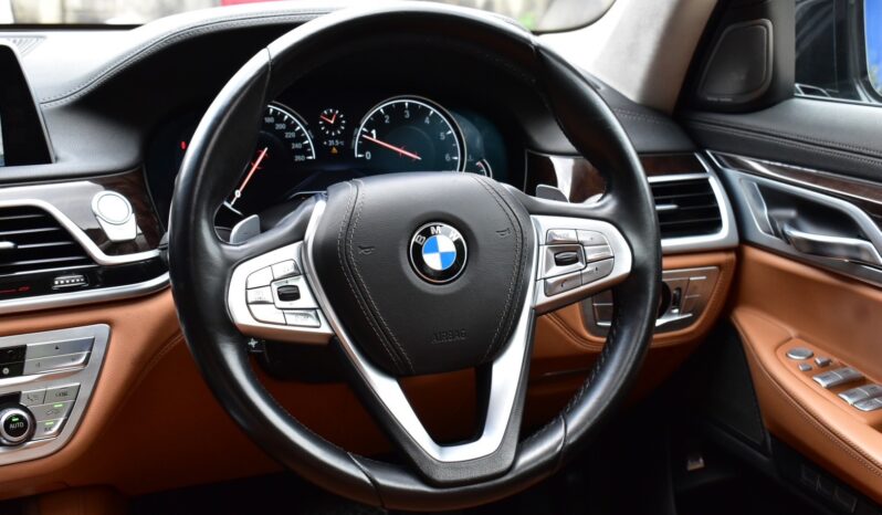 
								BMW 740Li Pure Excellence 2017 full									