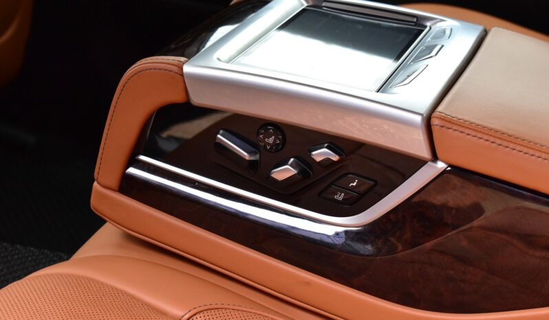 
								BMW 740Li Pure Excellence 2017 full									