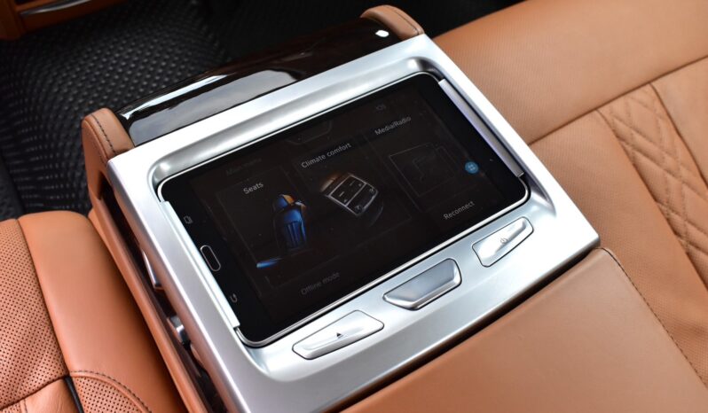 
								BMW 740Li Pure Excellence 2017 full									