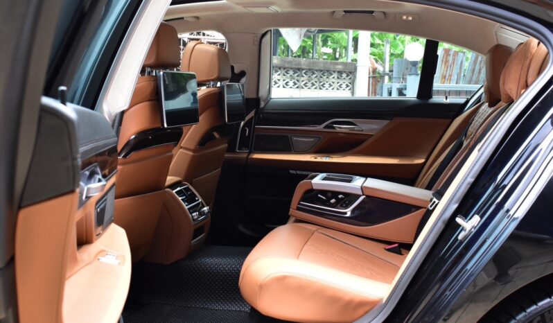 
								BMW 740Li Pure Excellence 2017 full									