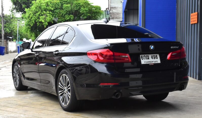 
								BMW 520d Sport (G30) 2017 full									