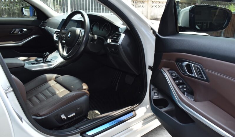 
								BMW 320d Sport (G20) 2020 full									