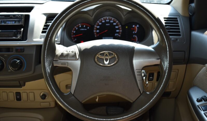 
								Toyota Hilux Vigo 2012 full									
