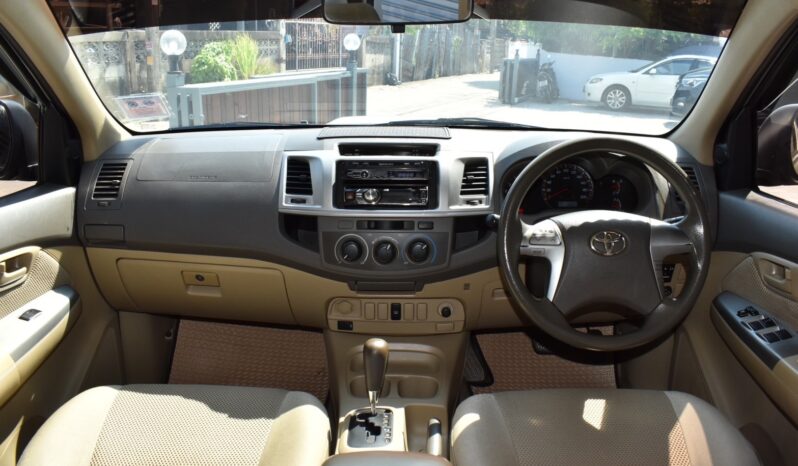 
								Toyota Hilux Vigo 2012 full									