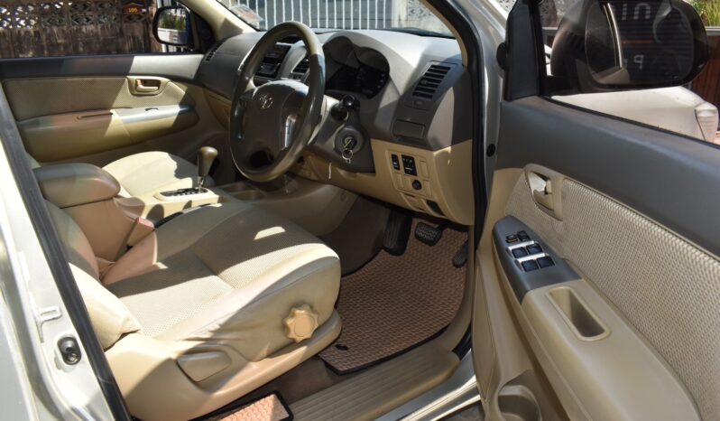
								Toyota Hilux Vigo 2012 full									