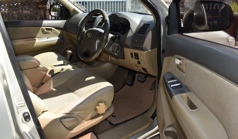 
								Toyota Hilux Vigo 2012 full									