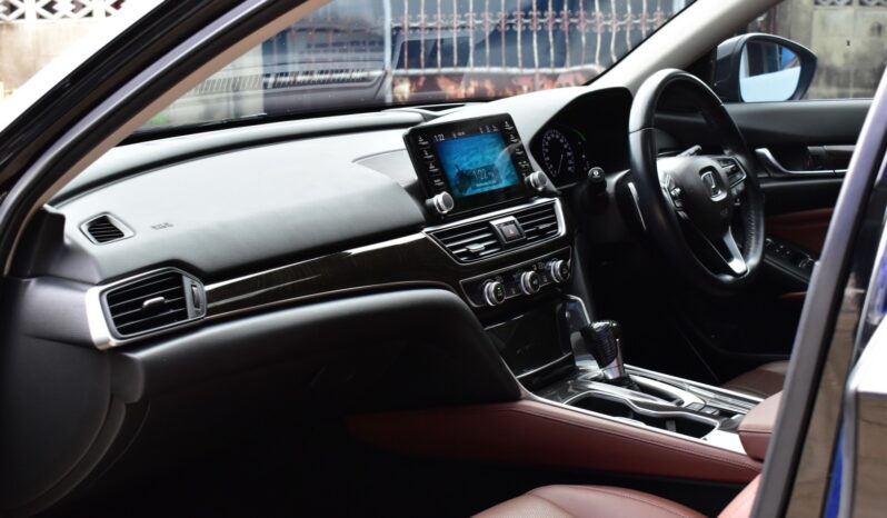 
								Honda Accord 2.0 eHEV Tech Gen 10 2019 full									
