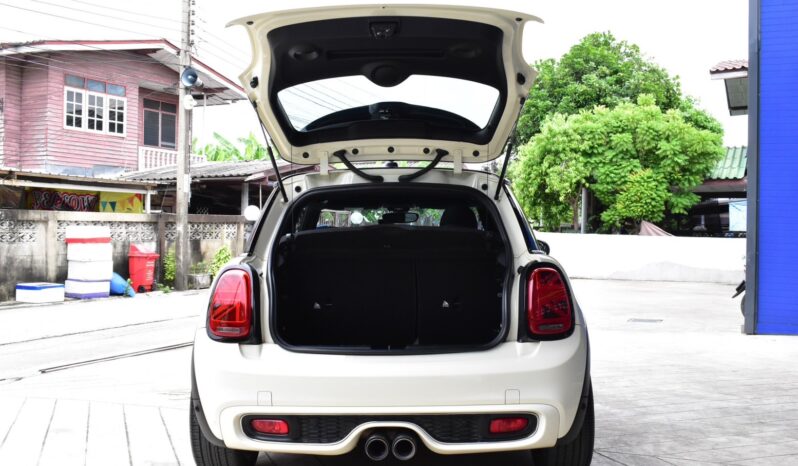 
								Mini Cooper S John Cooper Work 2017 full									