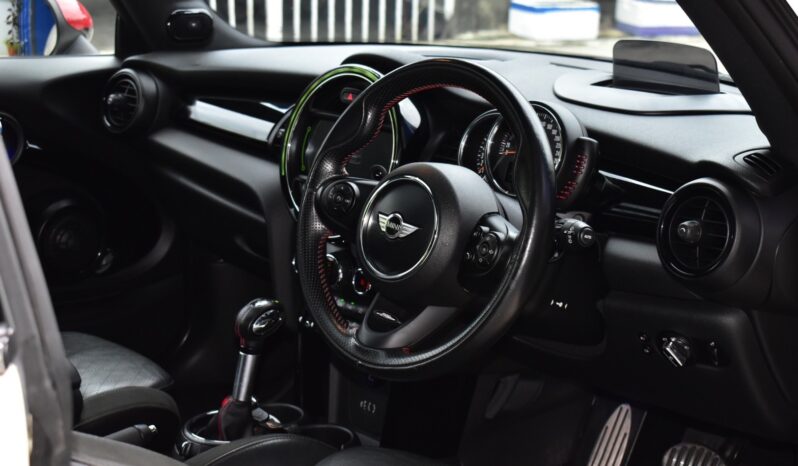 
								Mini Cooper S John Cooper Work 2017 full									