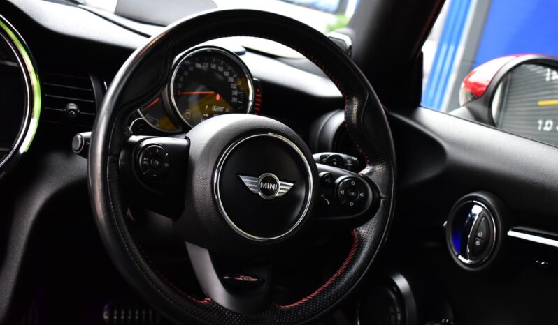 
								Mini Cooper S John Cooper Work 2017 full									