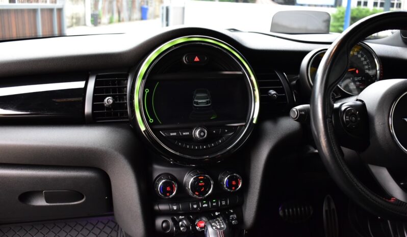 
								Mini Cooper S John Cooper Work 2017 full									