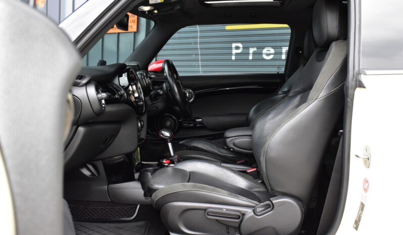 
								Mini Cooper S John Cooper Work 2017 full									