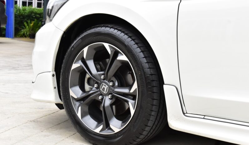 
								Honda Accord 2.0EL Navi 2012 full									